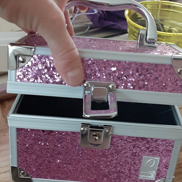 Caboodles Accessories - Caboodle pink glitter case